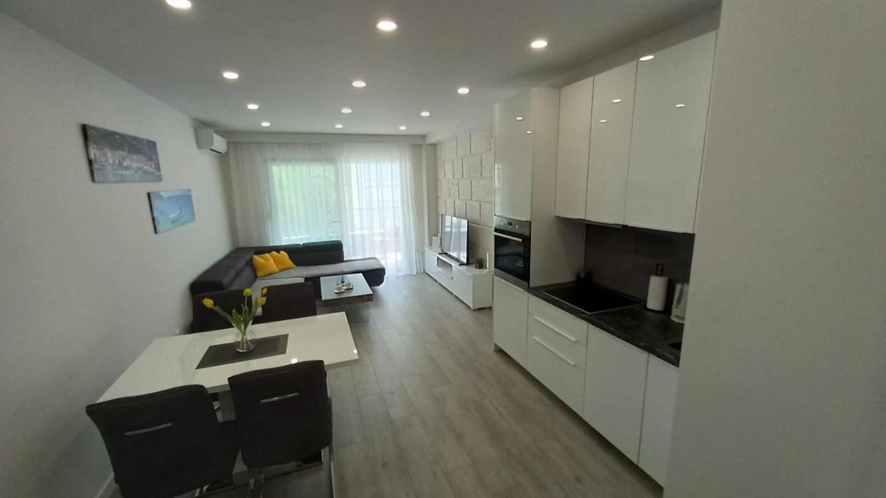 Lux Apartman Antonija Makarska Exteriör bild